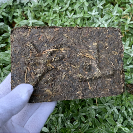 Шен пуэр Ся Гуань кирпич 250 г 2010 год